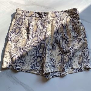 Carolina Belle (MTL) snake print short Size 8